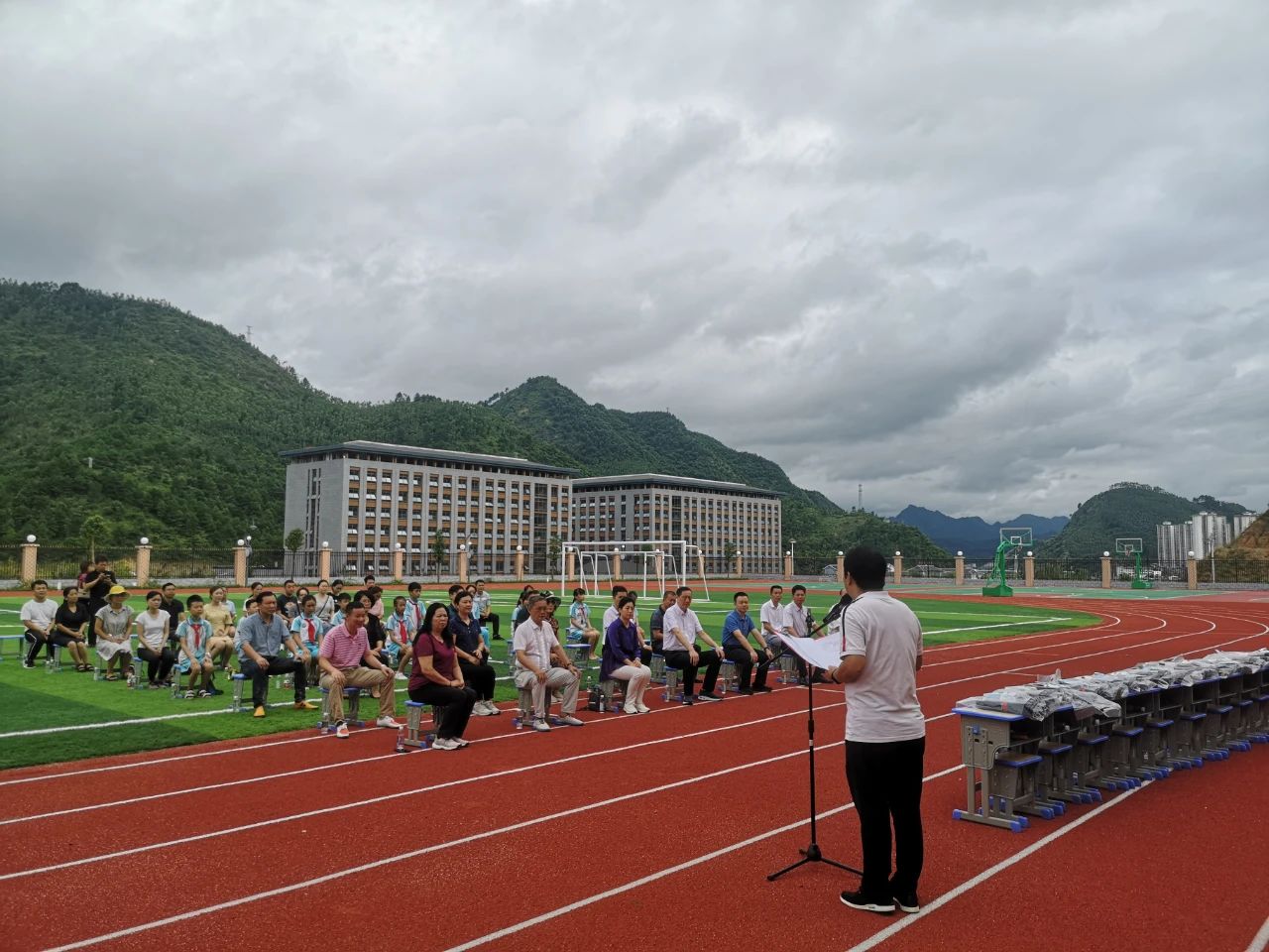 省酒協(xié)會(huì )長(cháng)、賽思達董事長(cháng)唐樹(shù)松先生赴貴州考察對接東西部扶貧協(xié)作工作